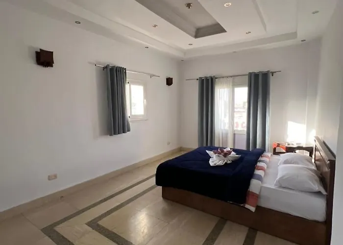 American 3 * Dahab